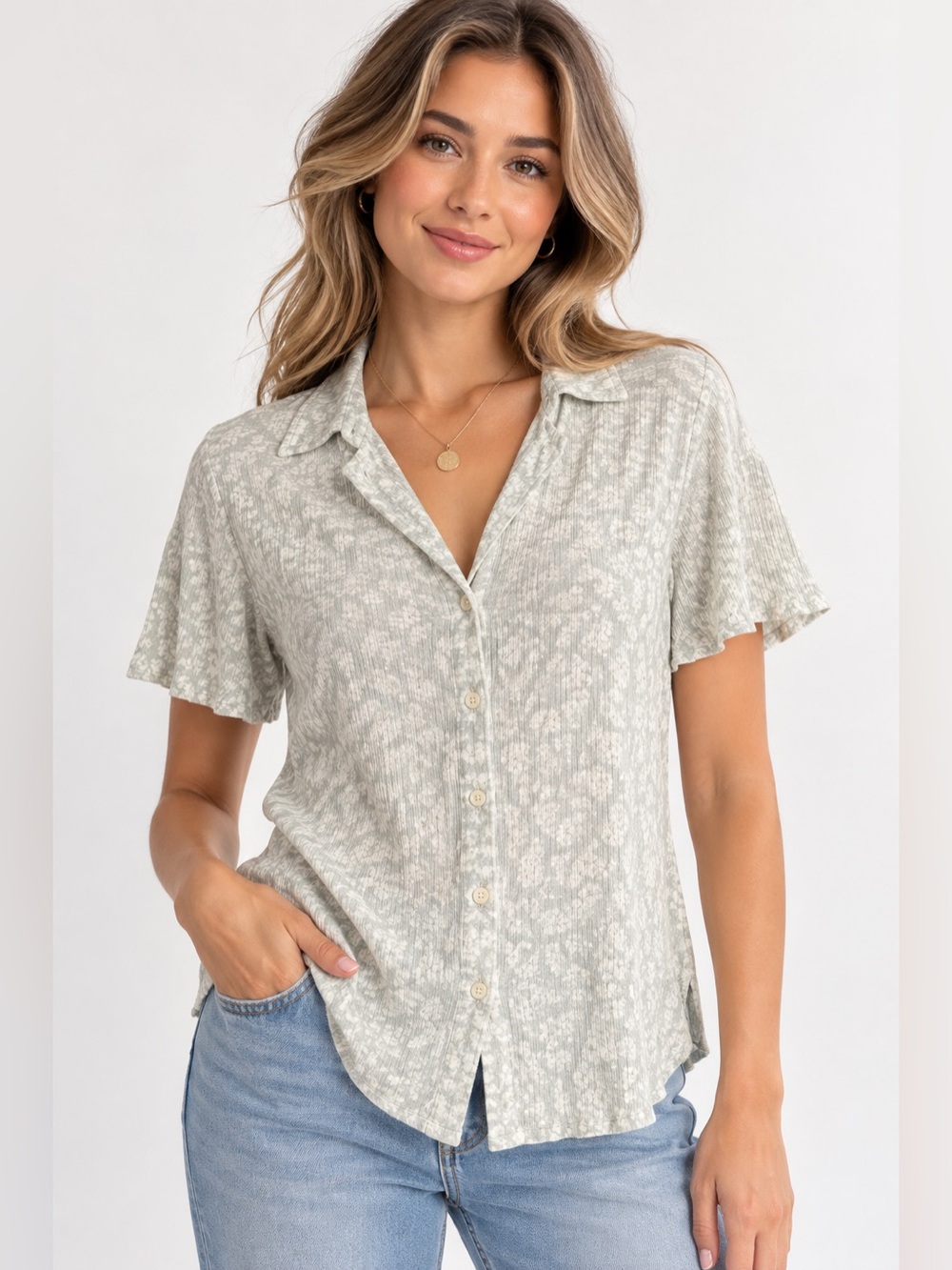 Abercrombie & Fitch Women’s Gray Floral Textured Button-Up Blouse Size S